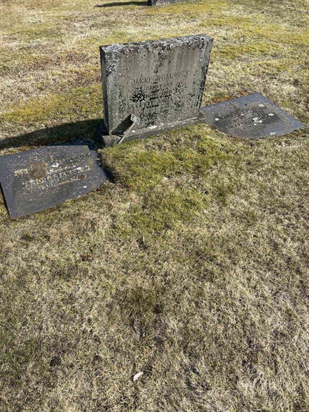 Grave number: 50 F    42-AB