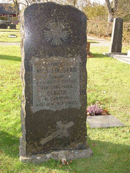 Grave number: FN U    34, 35