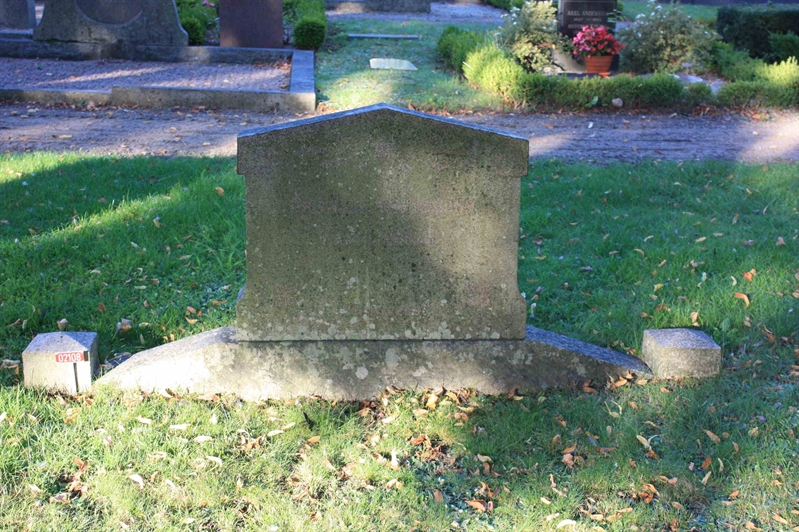 Grave number: Ö 02i   168, 169