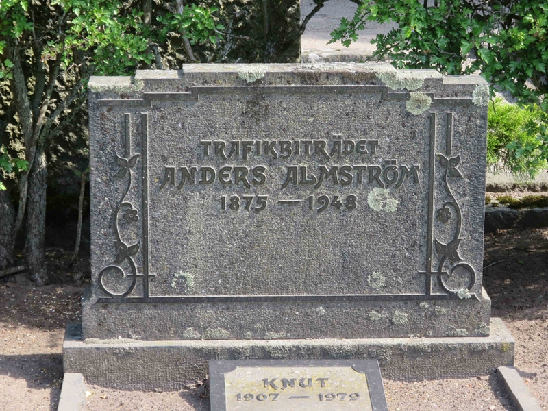 Grave number: HÖB 37    14