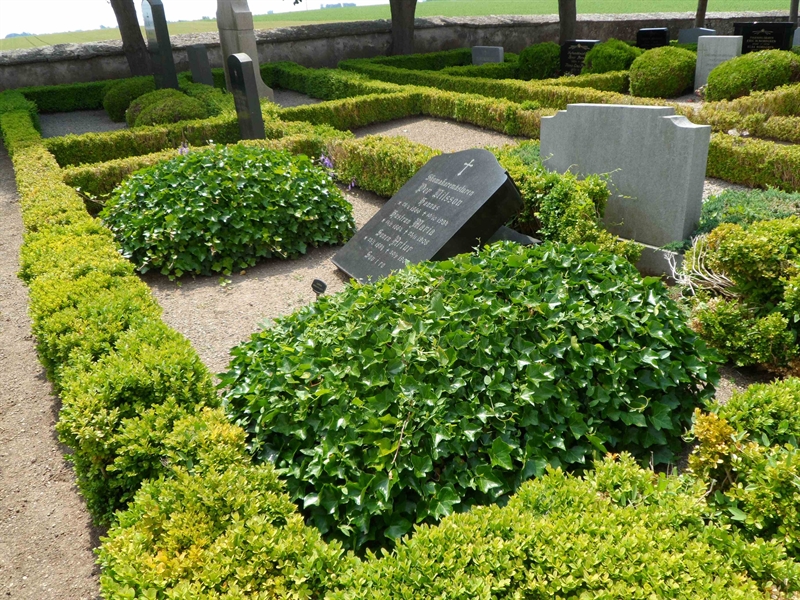 Grave number: HK 2    52