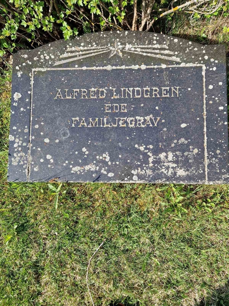 Grave number: 2 14 1840, 1841, 1842
