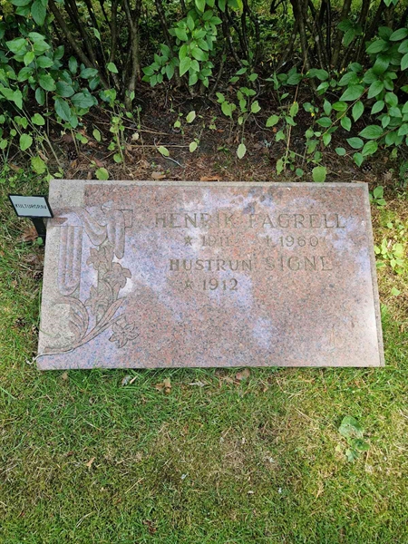 Grave number: 1 KV.4   203-204