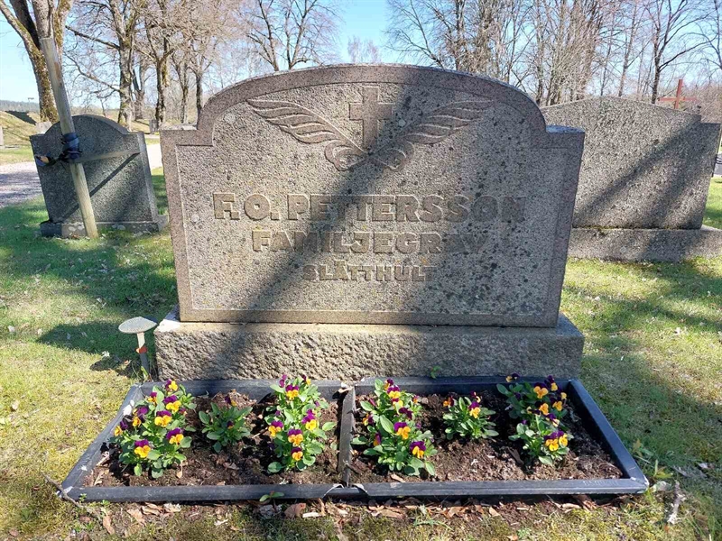 Grave number: HÖ 2    7, 8