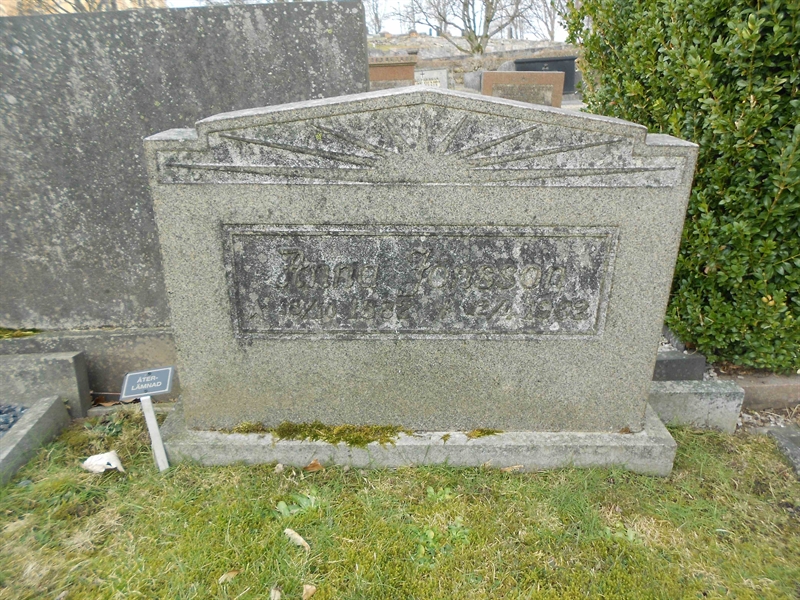 Grave number: NÅ M6   142