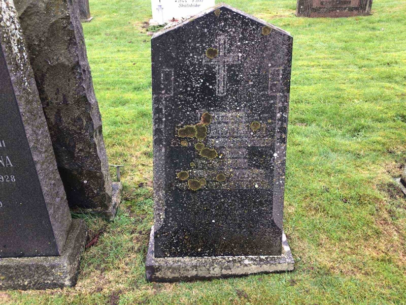 Grave number: 40 B    33-34