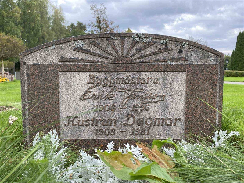 Grave number: 1 19    166, 167, 168