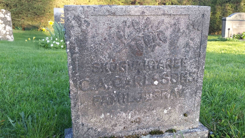 Grave number: M B   52