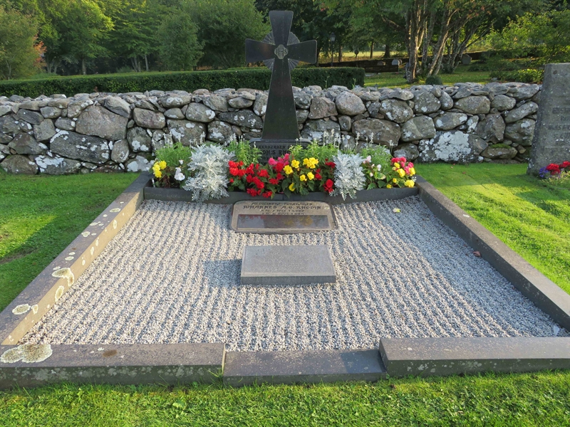 Hautatunnus: 1 03   17