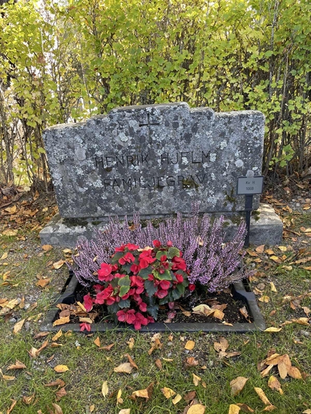 Gravnummer: 1 H   106B