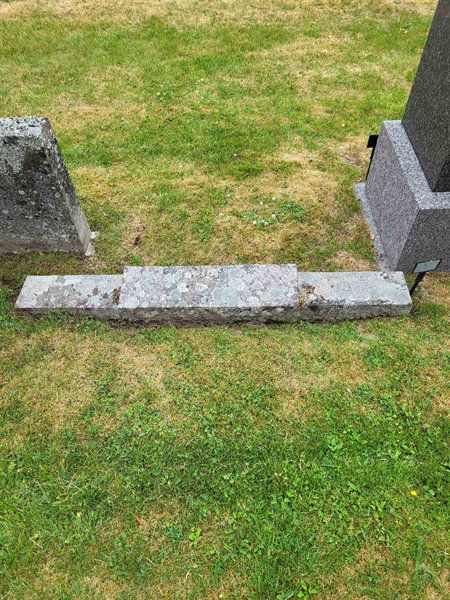 Grave number: Jä 01    16