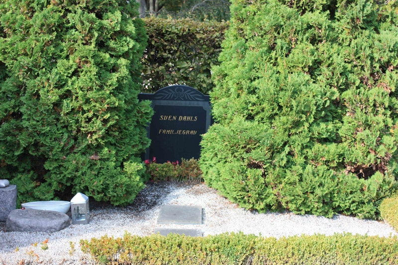 Grave number: Ö 26y     6a, 6b, 6c