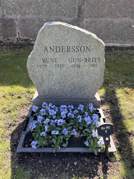 Gravnummer: 22 HU     6