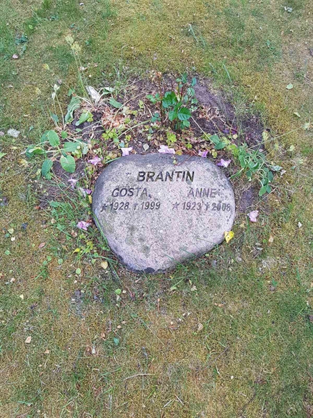 Grave number: 01 14567