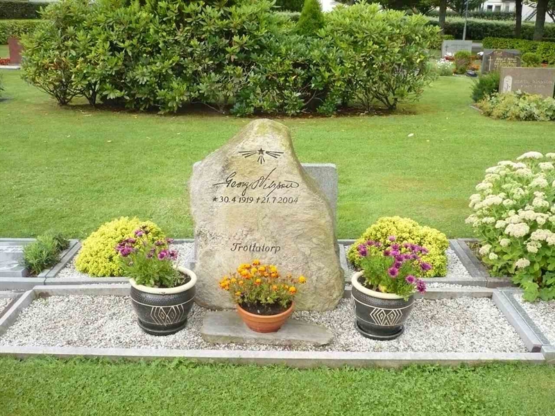 Grave number: SKF G   146, 147