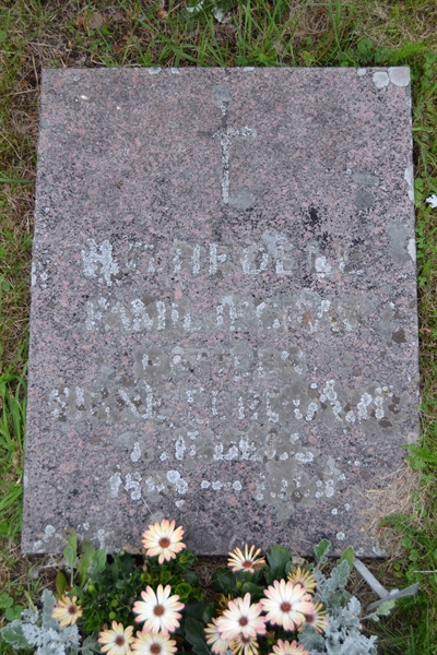 Grave number: 1 I   221