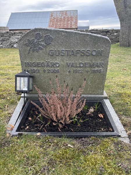 Grave number: GE 22