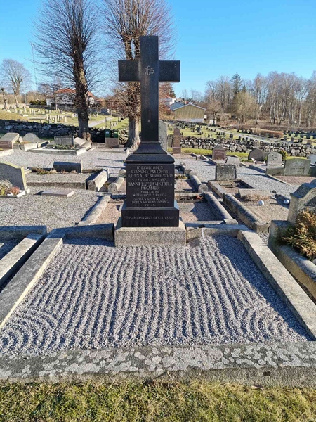 Grave number: TG 005 0638, 0639