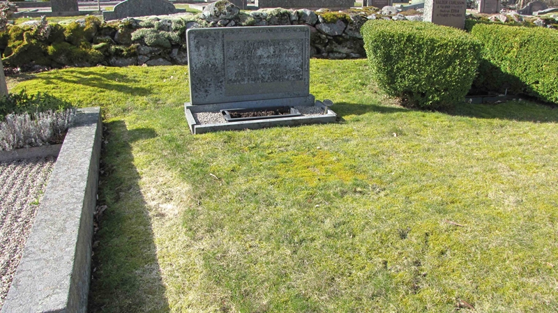 Grave number: HJ  1595, 1596