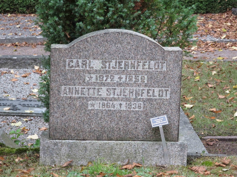 Grave number: HÖB 15    36