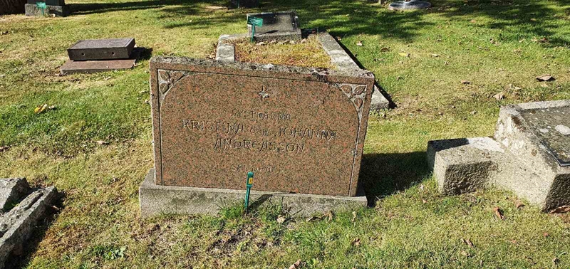 Grave number: SG 02   328