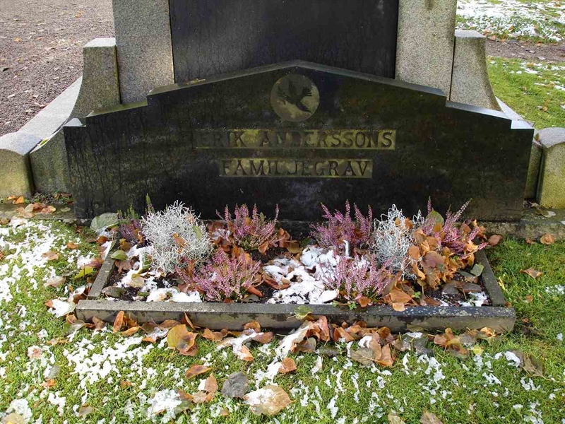 Grave number: FG J     1, 2