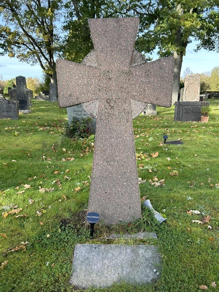 Grave number: T A A   338-339