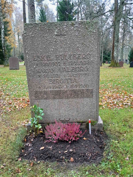 Grave number: S 24C A     3-5