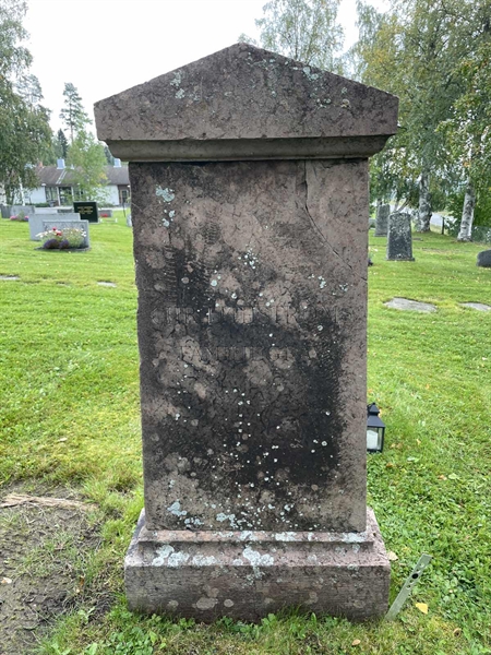 Grave number: MV II     5