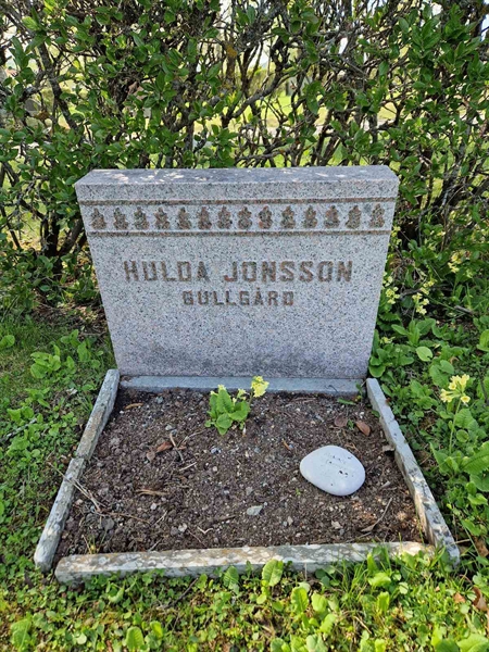 Grave number: 501 21 4177