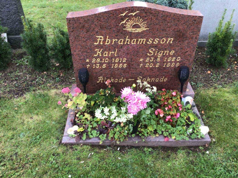Grave number: 20 F    55-56