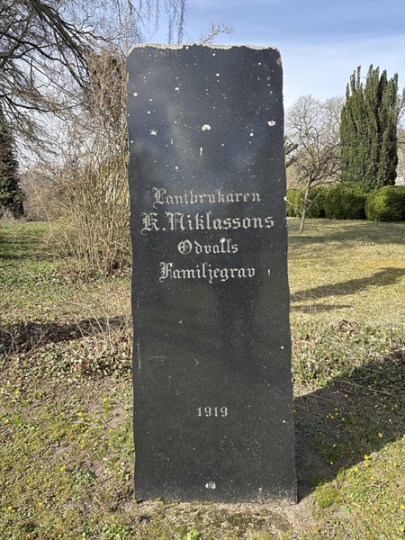 Grave number: LI 1