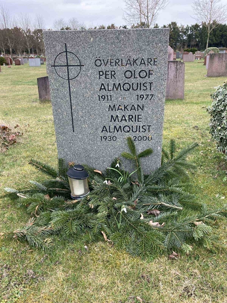 Grave number: R 01 279