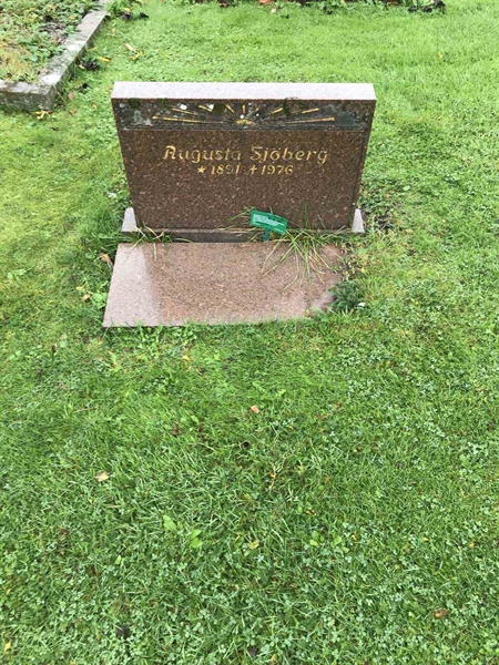 Grave number: B 01   115, 116