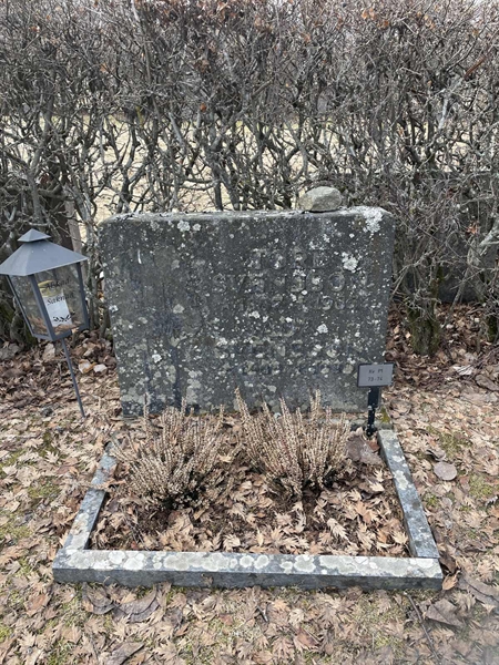 Grave number: 1 P1    73-74