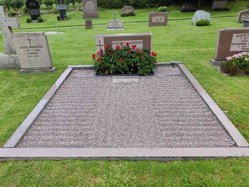 Grave number: HA 4  4067, 4068