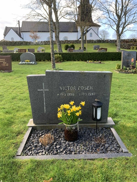 Grave number: SÖ L   138, 139, 140