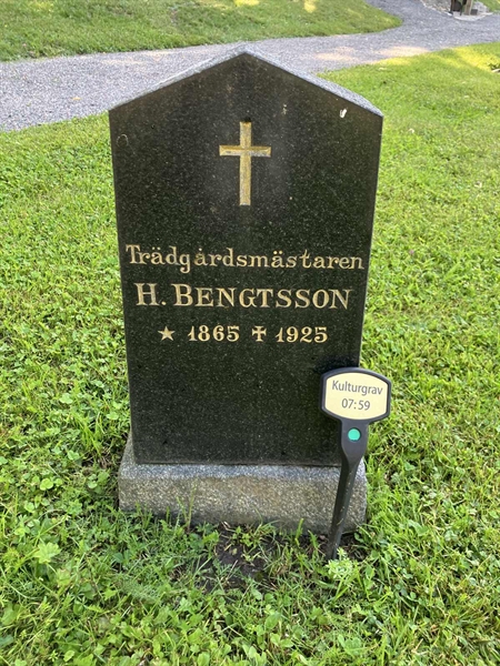 Grave number: 1 07    59