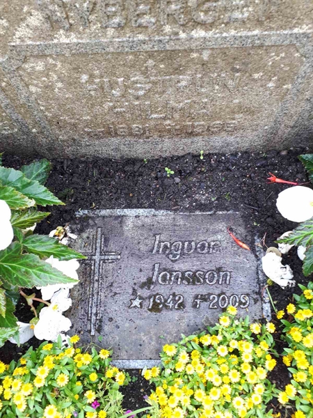 Gravnummer: NK F A    82