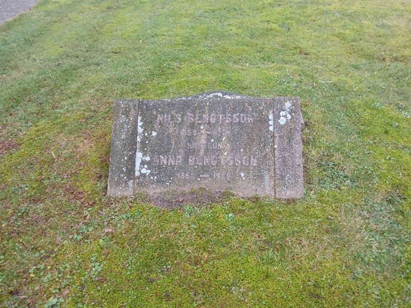 Grave number: FE B    23, 24