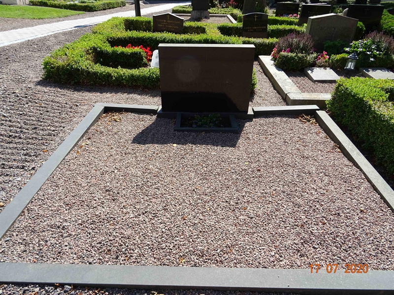 Grave number: NK 1 AA    17, 18