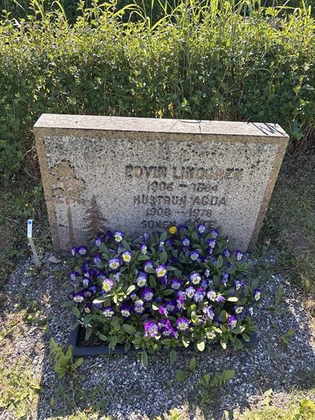 Grave number: 4 G GJ    28-30