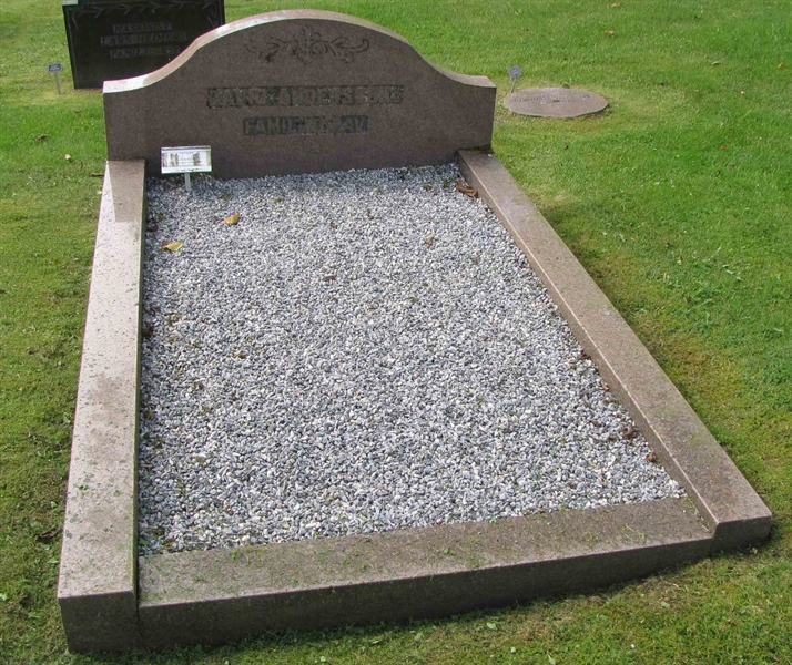 Grave number: HG DUVAN   411