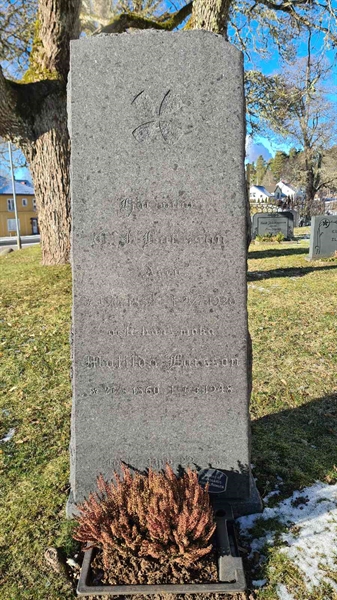 Grave number: M G 01 55-56