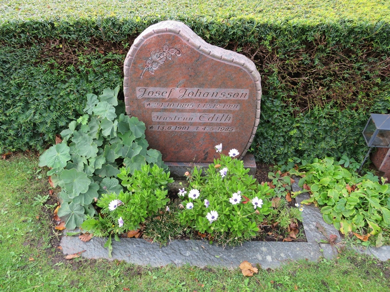 Grave number: 1 07   15