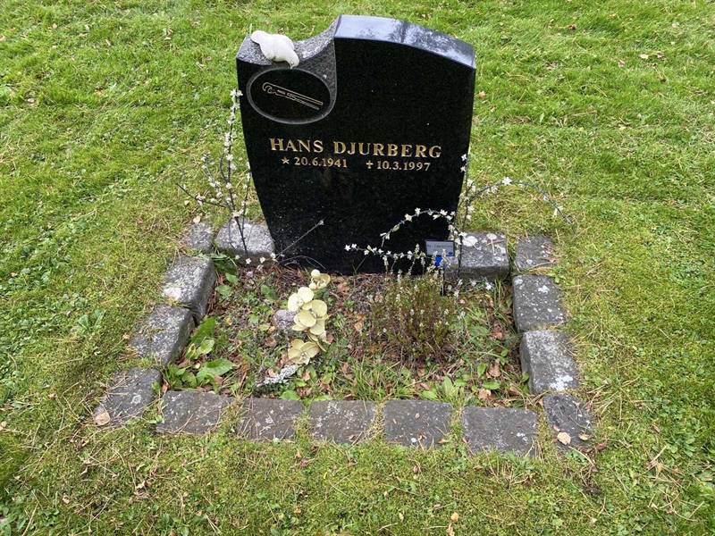 Hautatunnus: 2 C   714-715