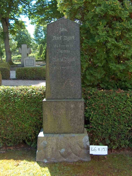 Grave number: HÖB 6   137