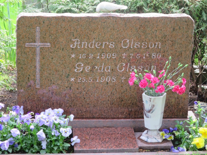 Grave number: HÖB 71   119