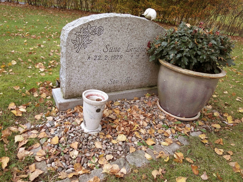 Grave number: HNB I    23