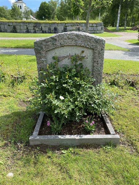 Grave number: 8 3    16